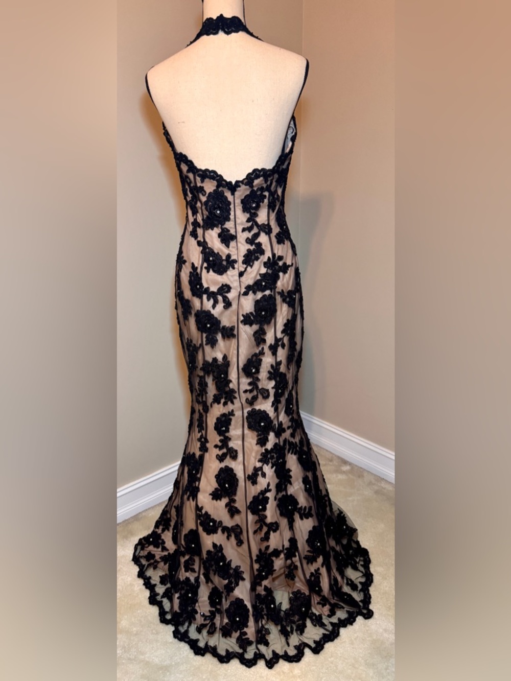 Jovani Black Lace Nude Illusion Mermaid Gown Halter Backless Formal Dress Size 6 - Picture 2 of 6